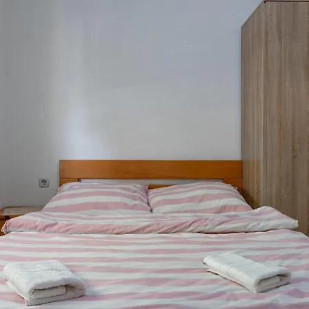 Апартаменты Tusla Zarici